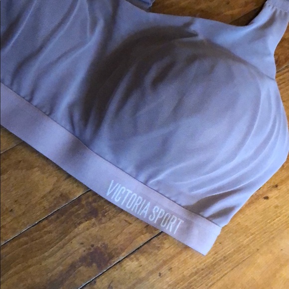 Victoria’s Secret Sports Bra - Picture 2 of 4